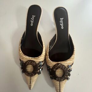 Hype Women's Beige kitten heel mules